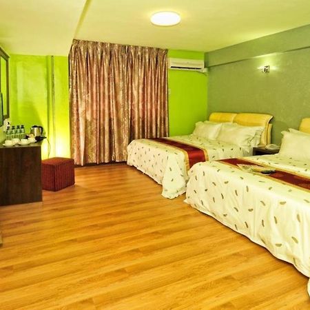 Hotel Zamburger Grand City Malacca Buitenkant foto