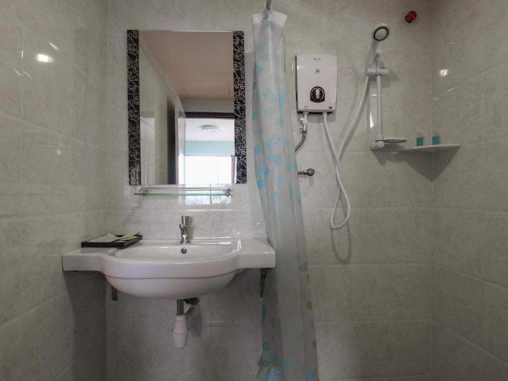 Hotel Zamburger Grand City Malacca Buitenkant foto