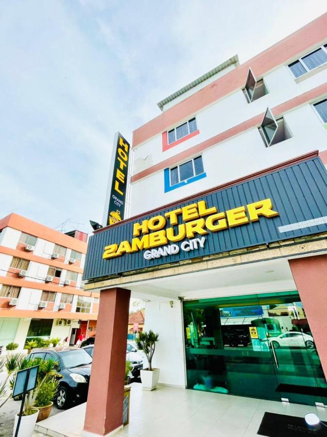 Hotel Zamburger Grand City Malacca Buitenkant foto